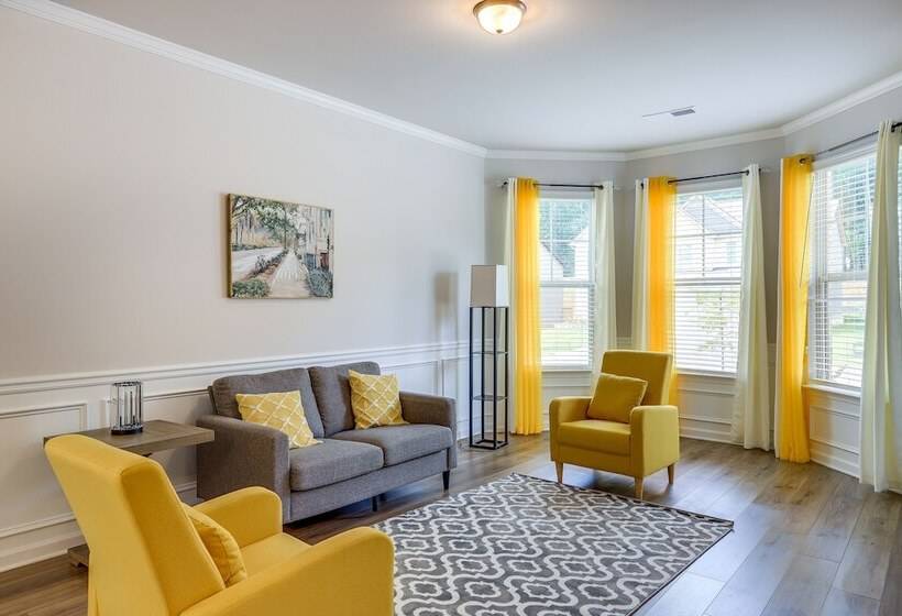 Walnut Grove Haven: Spacious Retreat W/ Fireplace!