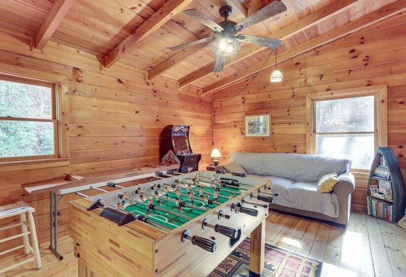 Waterfront Cabin W/ Beautiful River View & Hot Tub