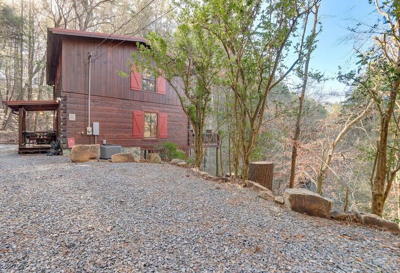 Waterfront Cabin W/ Beautiful River View & Hot Tub