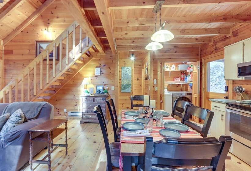 Waterfront Cabin W/ Beautiful River View & Hot Tub