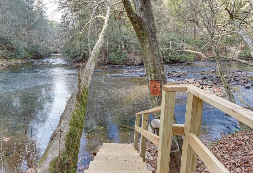 Waterfront Cabin W/ Beautiful River View & Hot Tub