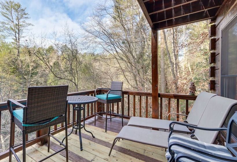 Waterfront Cabin W/ Beautiful River View & Hot Tub