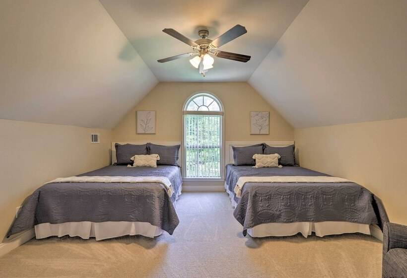 Waterfront Eatonton Escape W/ Private Hot Tub!