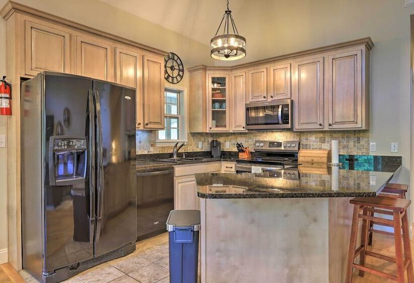 Waterfront Eatonton Escape W/ Private Hot Tub!