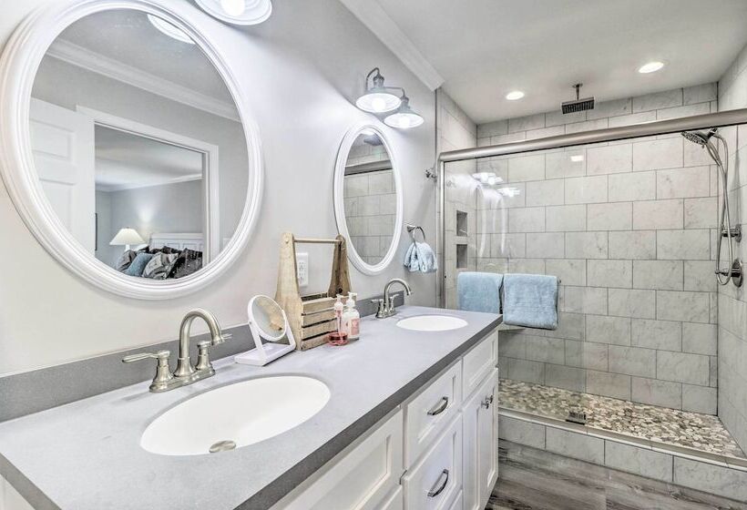 Waterfront Lake Sinclair Home W/ Boat Dock!