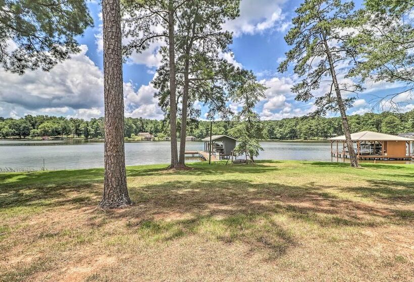 Waterfront Lake Sinclair Home W/ Boat Dock!