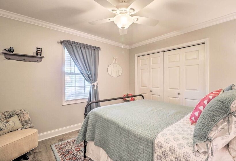 Waterfront Lake Sinclair Home W/ Boat Dock!