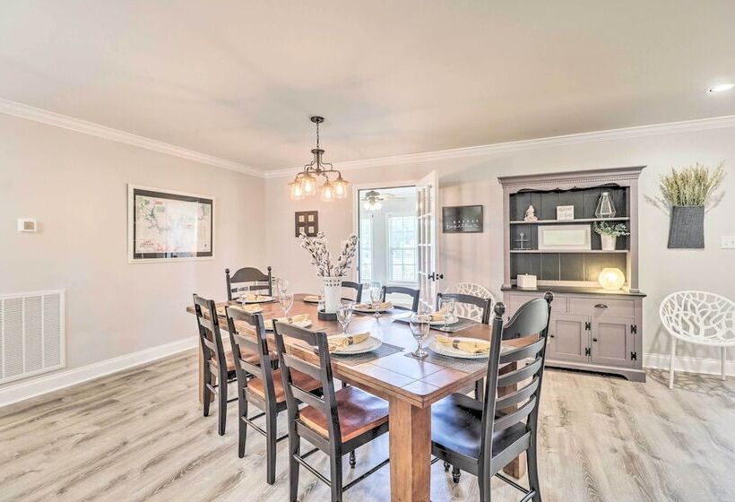 Waterfront Lake Sinclair Home W/ Boat Dock!