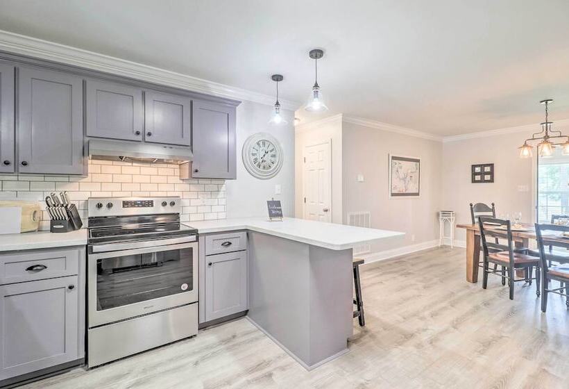 Waterfront Lake Sinclair Home W/ Boat Dock!