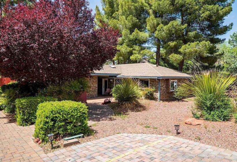 West Sedona Vacation Rental: 1 Mi To Trails!