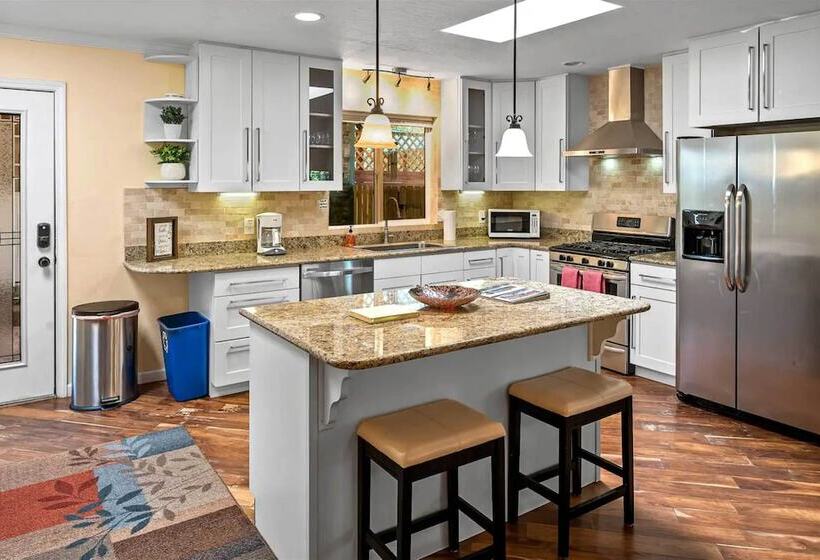 West Sedona Vacation Rental: 1 Mi To Trails!