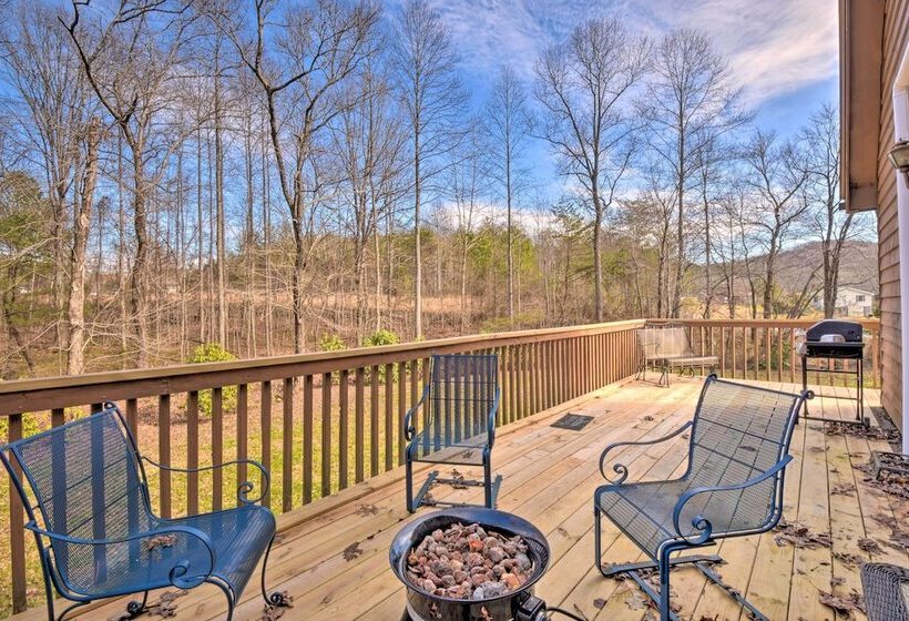 Woodsy Blue Ridge Retreat, 3 Mi To Downtown!
