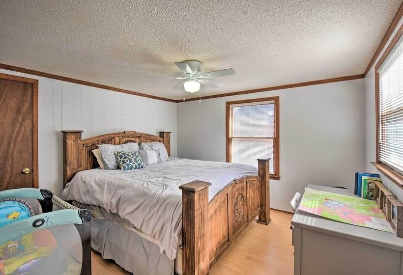 Woodsy Blue Ridge Retreat, 3 Mi To Downtown!