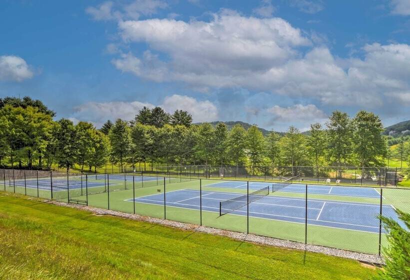 Woodsy Sky Valley Cottage, 8 Mi To Dillard!