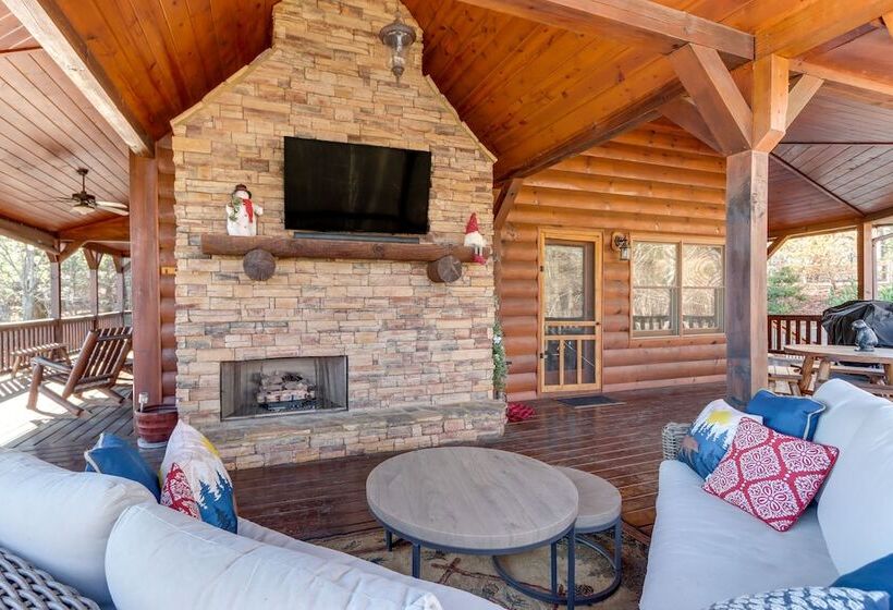 Ellijay Hideaway W/ Hot Tub, Views & Game Room!