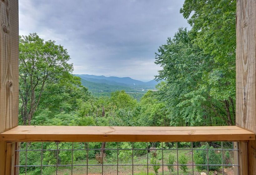 Young Harris Home W/ Enchanted Valley Views!
