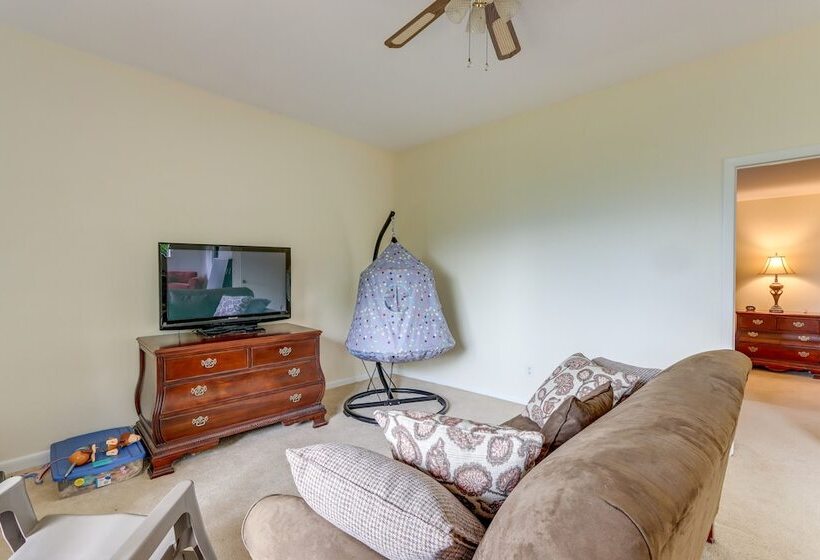 Young Harris Home W/ Enchanted Valley Views!