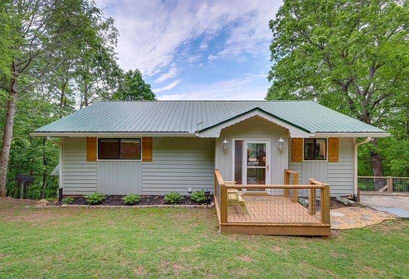 Young Harris Home W/ Enchanted Valley Views!