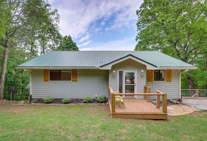 Young Harris Home W/ Enchanted Valley Views!