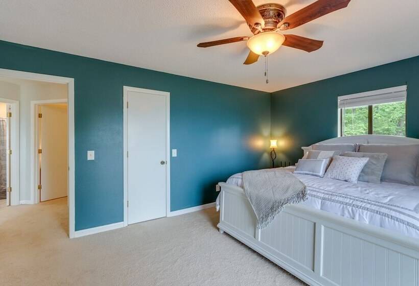 Young Harris Home W/ Enchanted Valley Views!