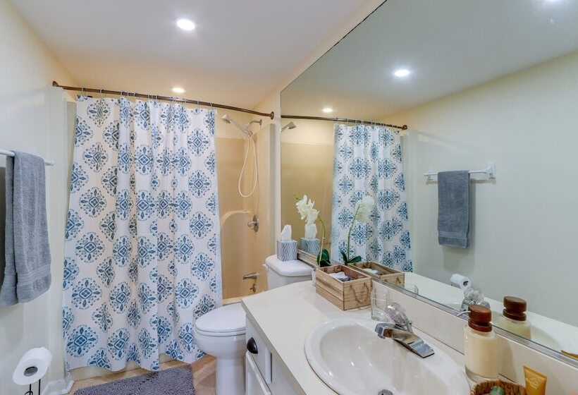 Young Harris Home W/ Enchanted Valley Views!