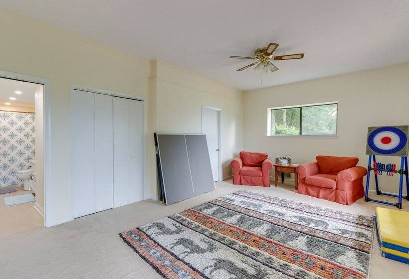 Young Harris Home W/ Enchanted Valley Views!