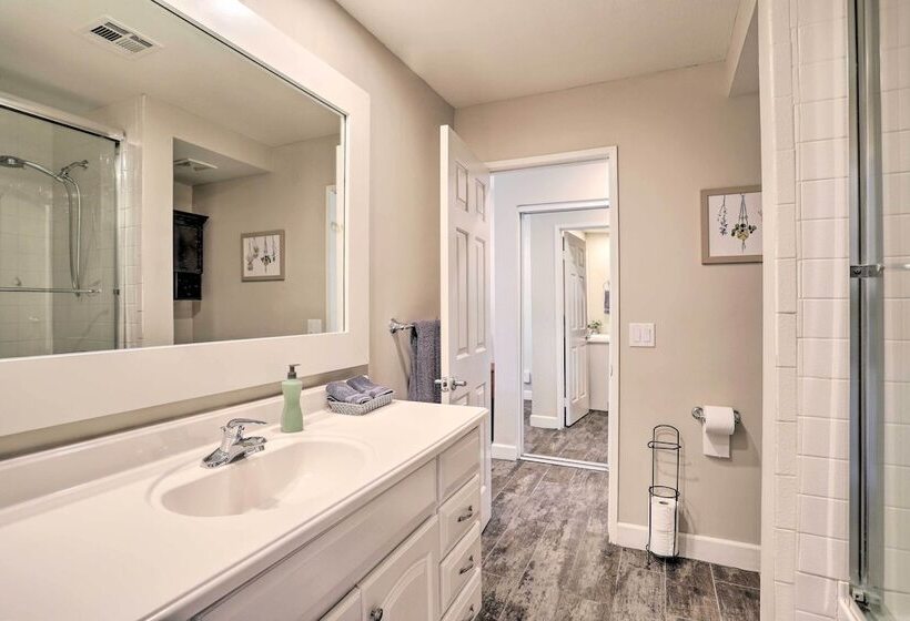 226242 3 Br Oasis W/ Hot Tub By Golf & Coachella!