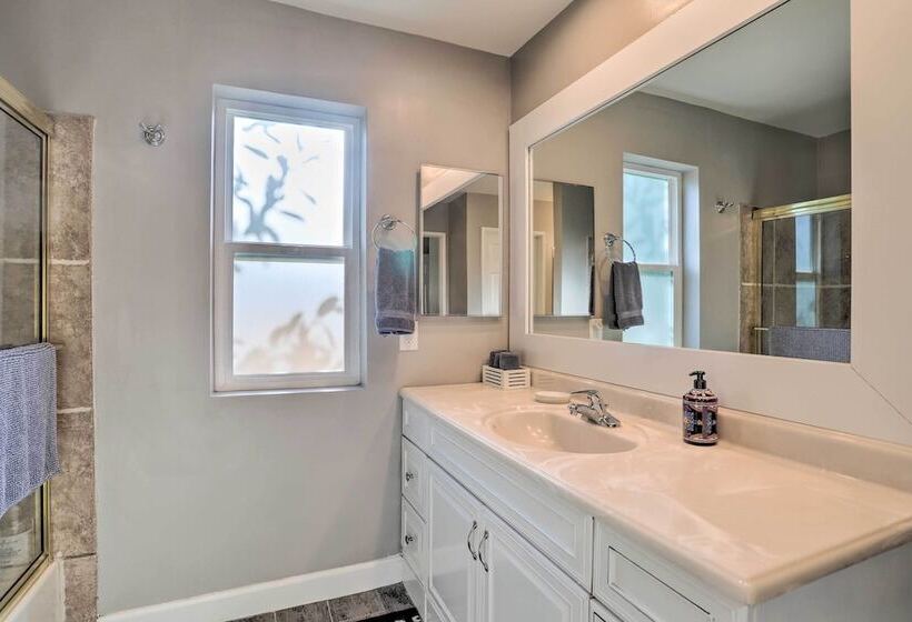 226242 3 Br Oasis W/ Hot Tub By Golf & Coachella!