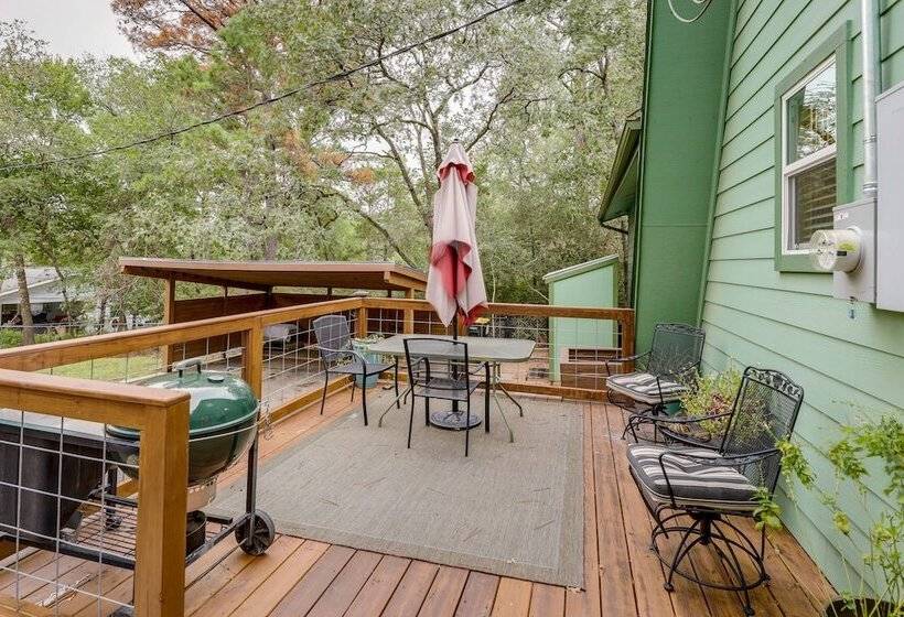 A Frame Cottage W/ Deck ~ 5 Mi To Lake Bastrop!
