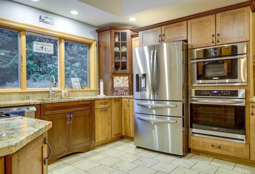 Adirondack Retreat W/ Heated Pool & Scenic Views!