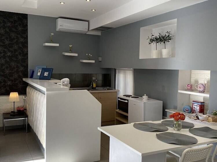 Apollonio Upper View Suites