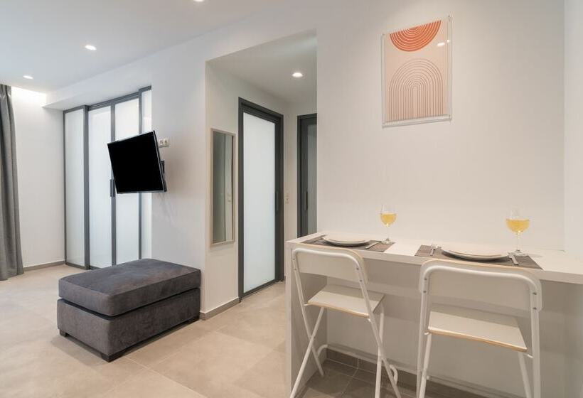 Athens Theatrou Apartments