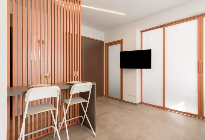 Athens Theatrou Apartments