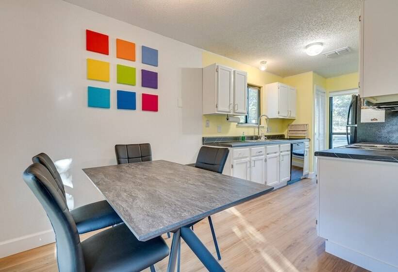 Austin Home W/ Community Pool: 3 Mi To Lake Travis