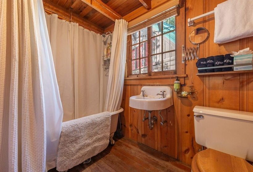 Authentic & Stylish Cabin In Lake Tahoe By Sierra Getaways