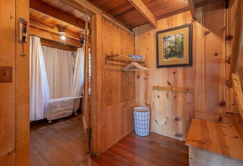 Authentic & Stylish Cabin In Lake Tahoe By Sierra Getaways