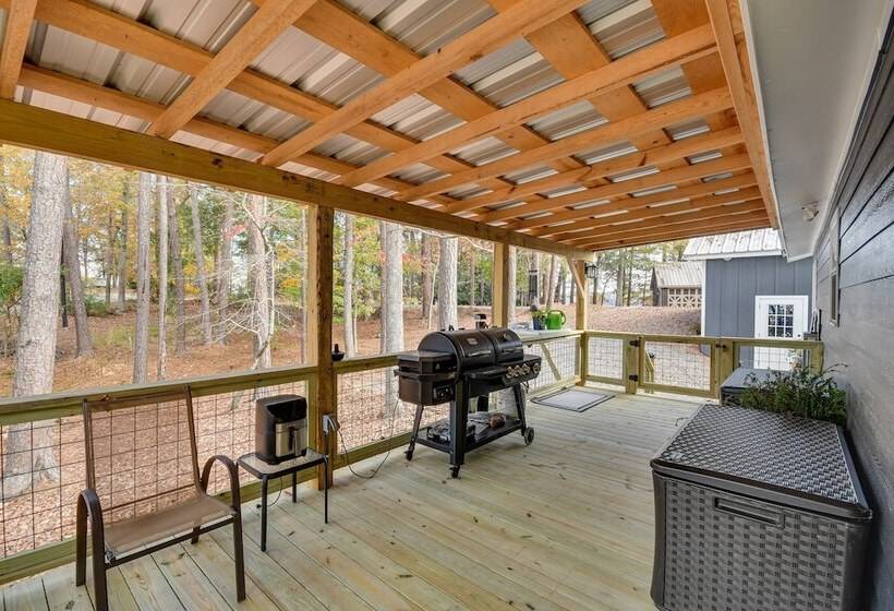 Beachfront Dadeville Family Escape On Lake Martin!