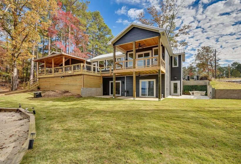 Beachfront Dadeville Family Escape On Lake Martin!