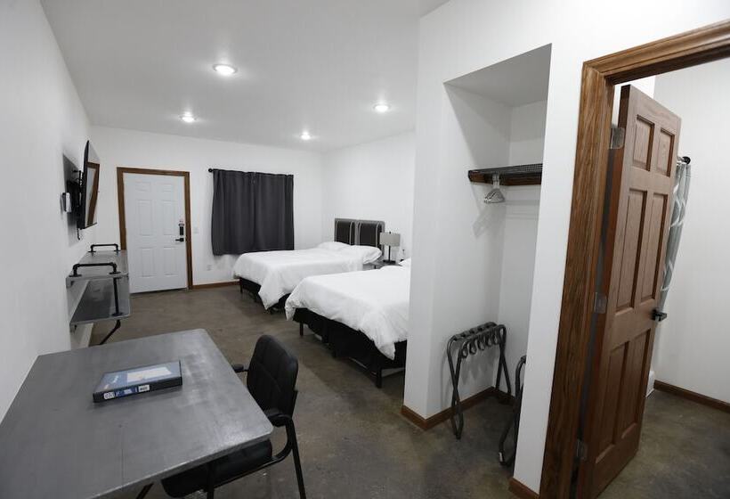 Bears Den Motel