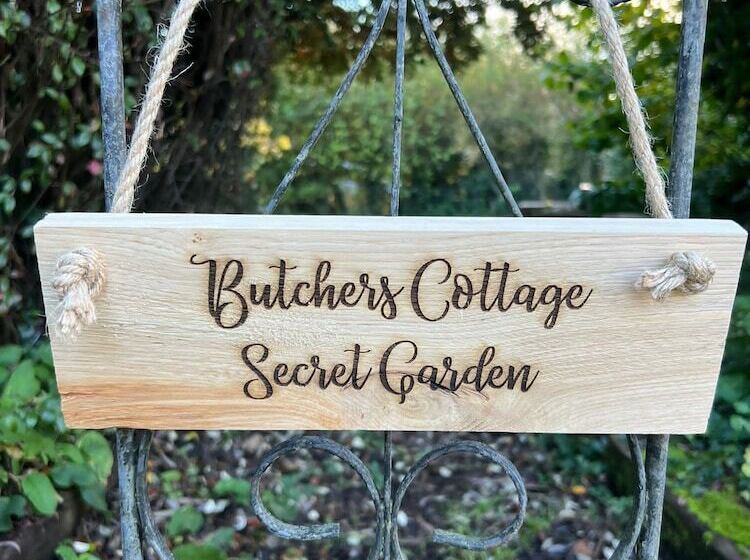 Beautiful 4 Bed Cottage In Heart Of The Cotswolds