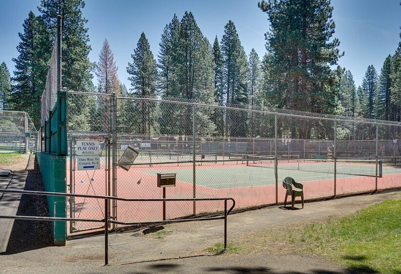 Lake Almanor Cabin W/ Deck & Beach Access