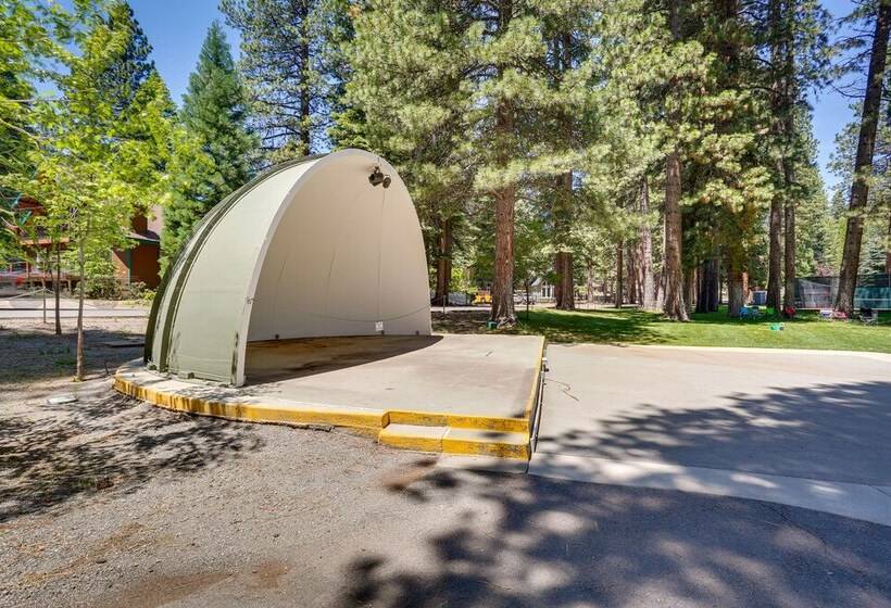 Lake Almanor Cabin W/ Deck & Beach Access