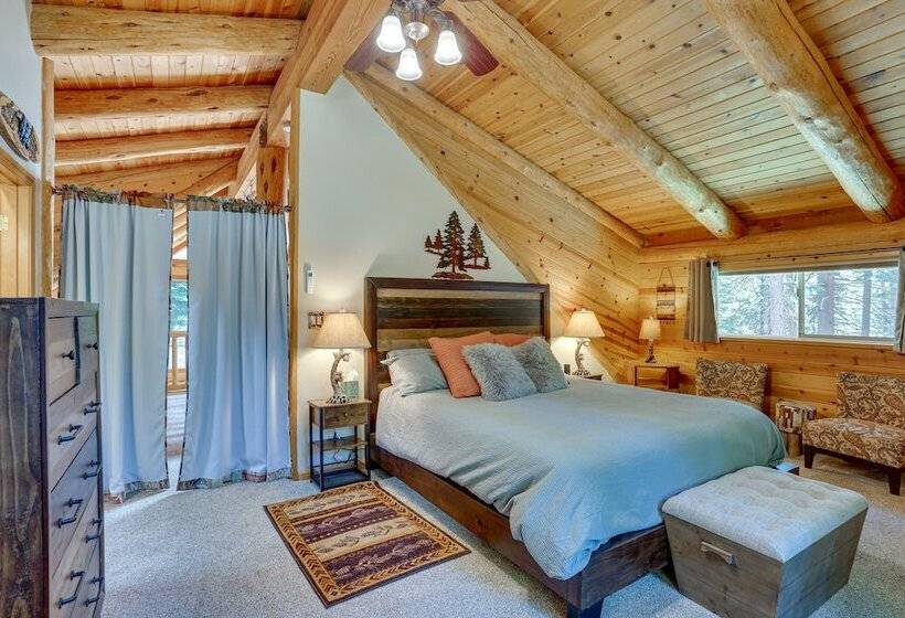 Lake Almanor Cabin W/ Deck & Beach Access