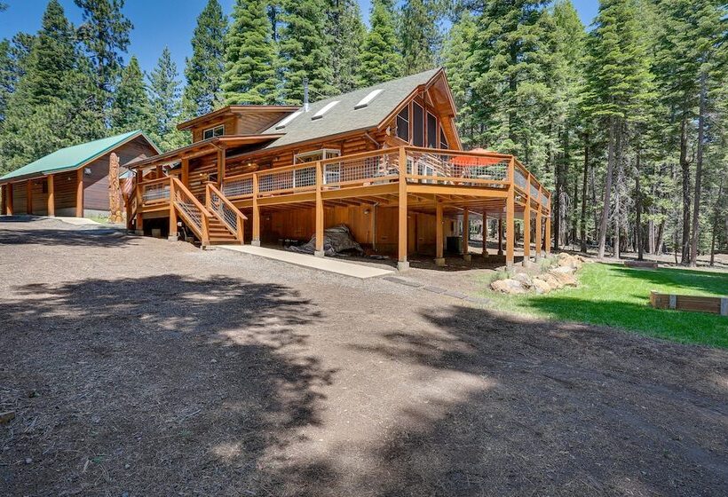 Lake Almanor Cabin W/ Deck & Beach Access