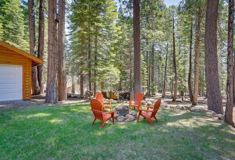 Lake Almanor Cabin W/ Deck & Beach Access