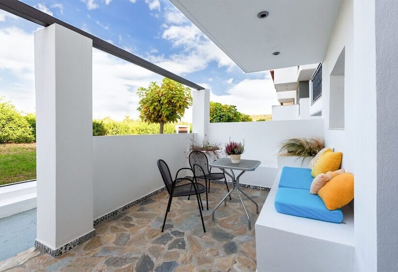 مبيت وإفطار Ampelia Hotel Kassandra