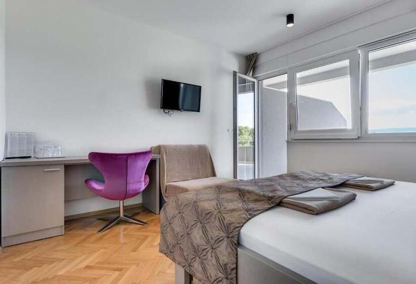 민박 Rogač Rooms & Restaurant