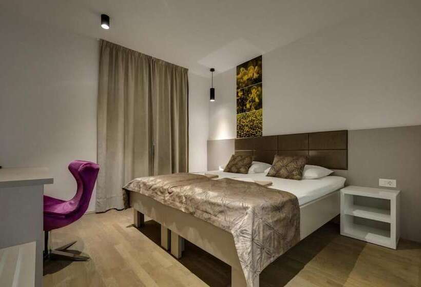 민박 Rogač Rooms & Restaurant