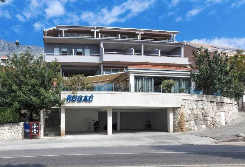 민박 Rogač Rooms & Restaurant