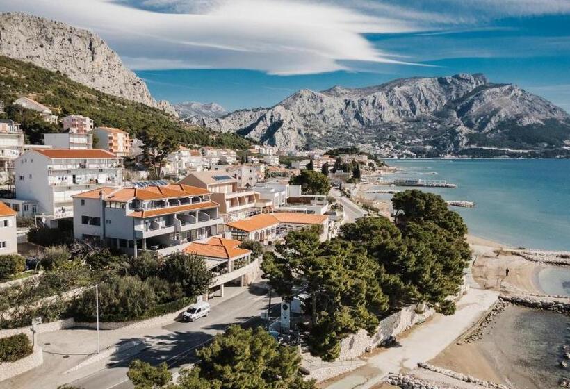 민박 Rogač Rooms & Restaurant